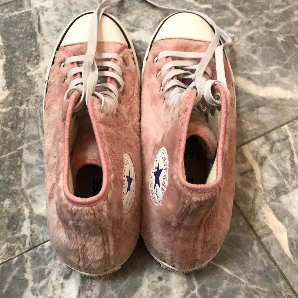 Women’s Pink Faux-Fur Converse- NEVER WORN! - Picture 4 of 6